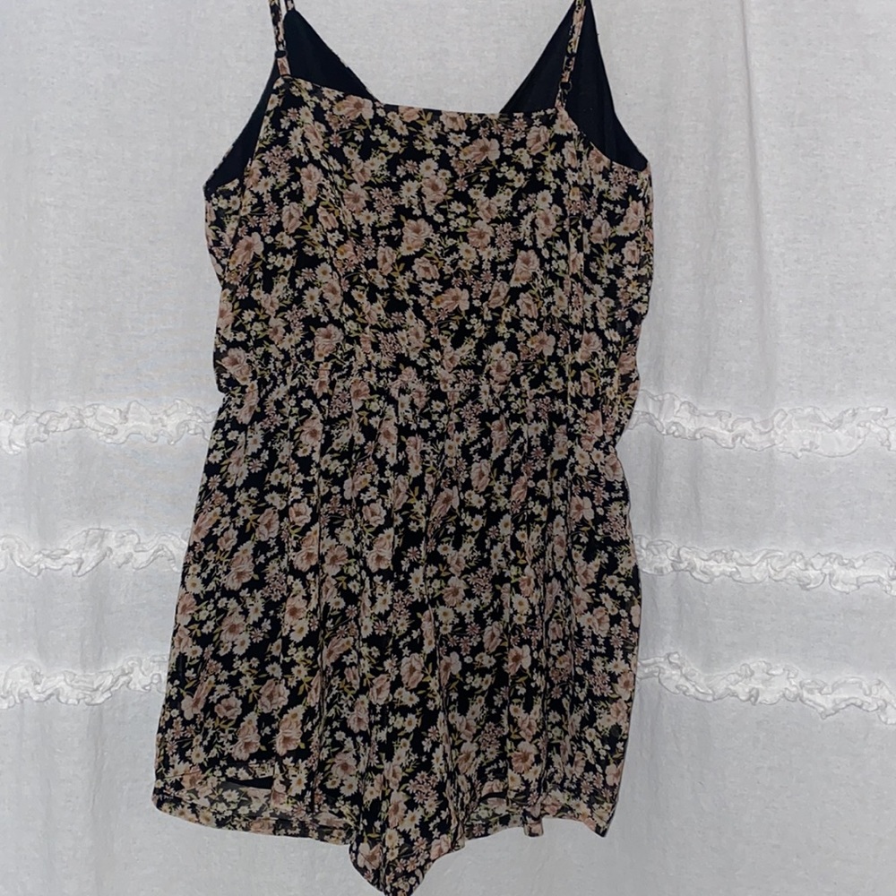 Forever 21 Romper - Picture 4 of 5